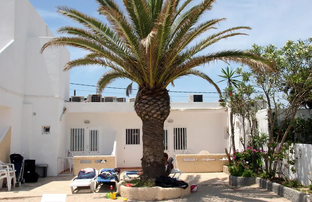 Hostal Talamanca-1